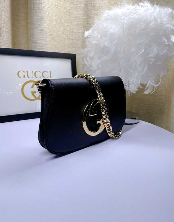 激安グッチバッグコピー背面デザイン